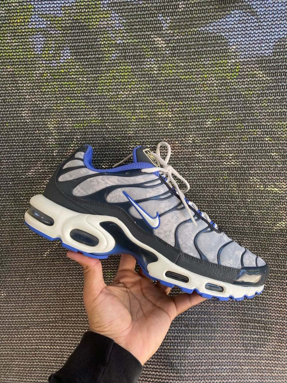 Nike Air Max Plus SE Social FC Smoke Grey Blue DQ3981-001